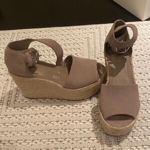 Marc Jacob’s Tan Wedge Sandals